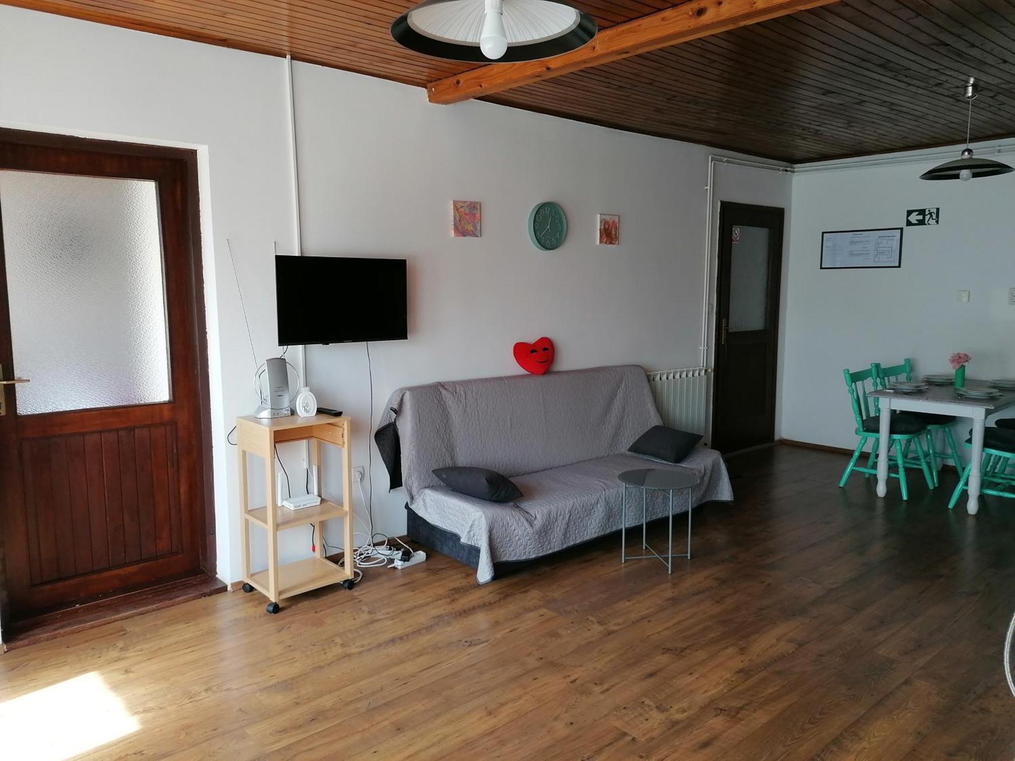 Cozy 1-Bdrm Apt In Dubec, Ideal For Work Or Study 赛斯韦泰 外观 照片